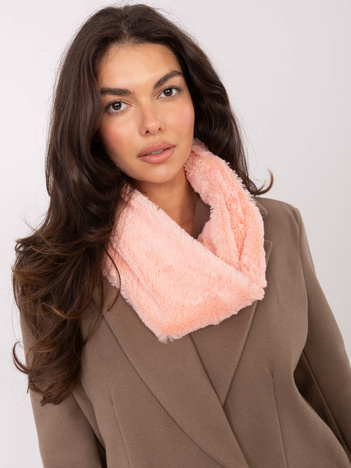 Brzoskwiniowy zimowy komin damski