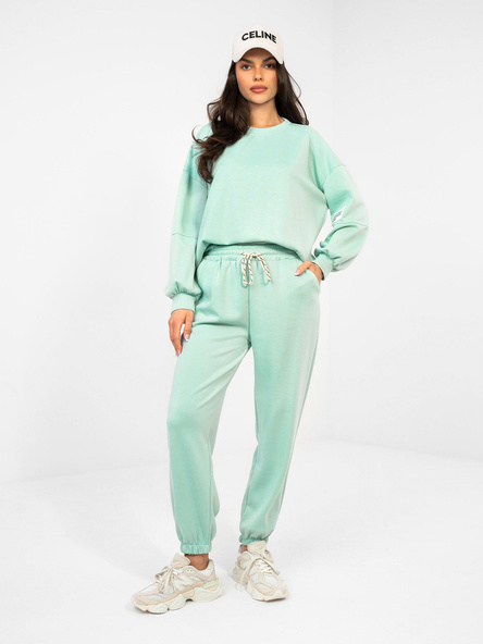 Miętowy dwuczęściowy komplet z naszywką