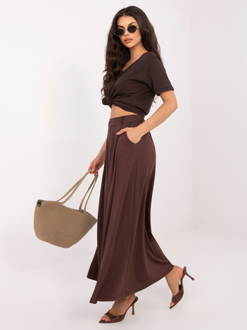 Ciemnobrązowa maxi spódnica z zakładkami