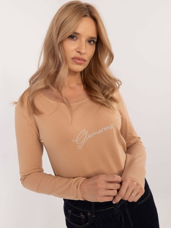 Camelowa dopasowana bluzka longsleeve z napisem