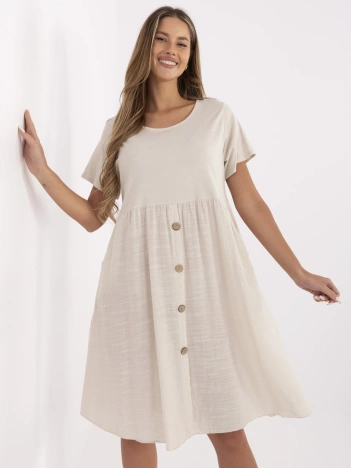 Beżowa letnia sukienka z ozdobnymi guzikami