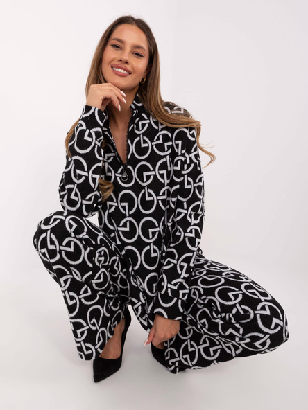 Czarny wzorzysty komplet z prostymi spodniami