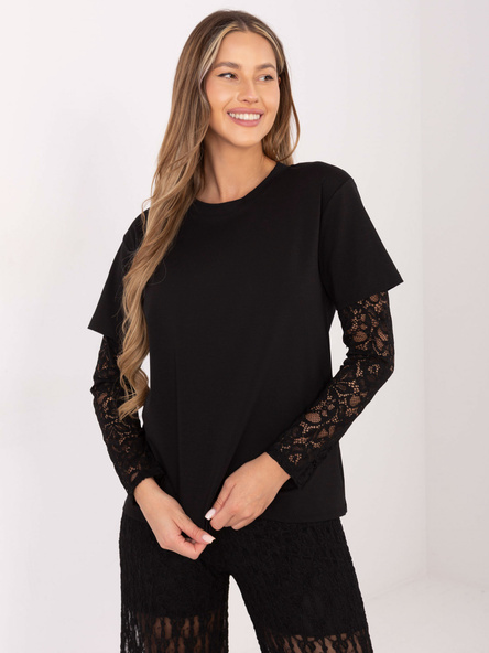 Czarna damska bluzka o kroju t-shirta
