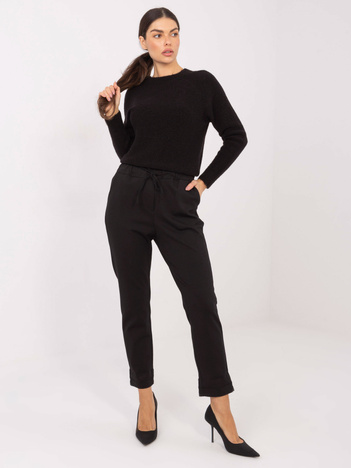 Czarne materiałowe spodnie z nogawką 7/8
