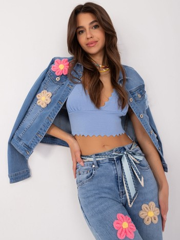 Niebieska damska kurtka jeansowa w kwiaty