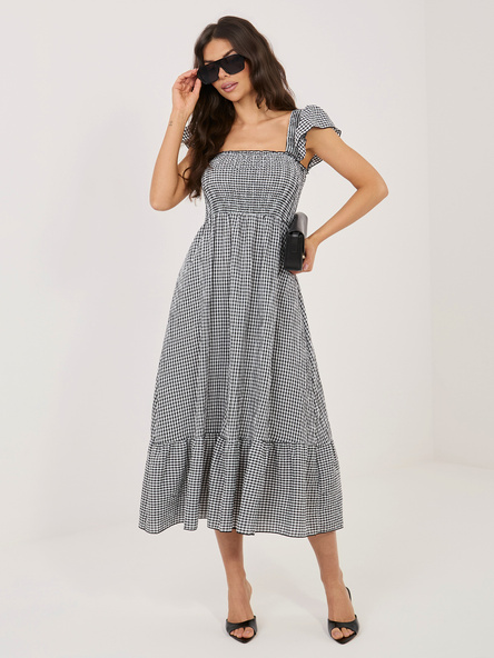 Czarna rozkloszowana sukienka na lato