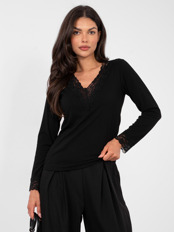 Czarna prążkowana bluzka z długim rękawem
