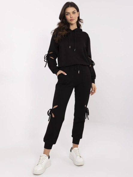 Czarny dwuczęściowy komplet damski z wycięciami