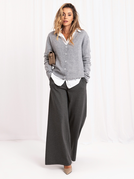 Szary rozpinany sweter o kroju oversize