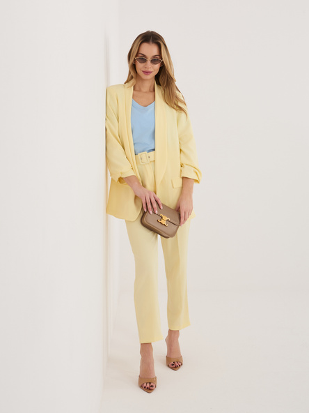 Jasnożółty garnitur ze spodniami typu cygaretki RUE PARIS