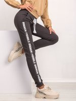 ciemny khaki