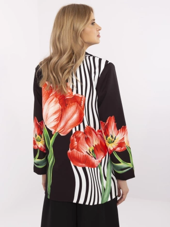 Czarna damska marynarka z poduszkami na ramionach