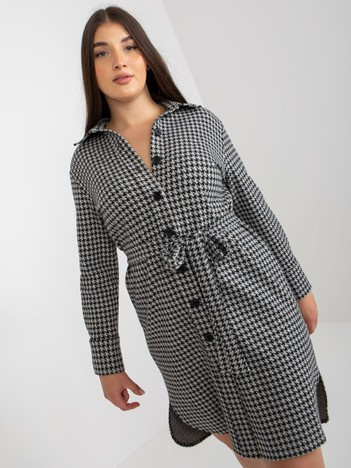 Szaro-czarna koszulowa sukienka plus size w pepitkę