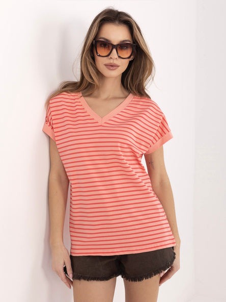 Brzoskwiniowo-czerwony t-shirt oversize z dekoltem V