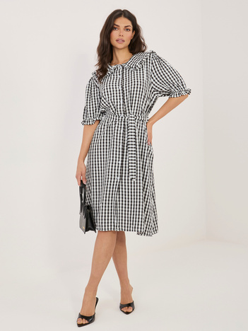 Czarna midi sukienka szmizjerka w kratkę