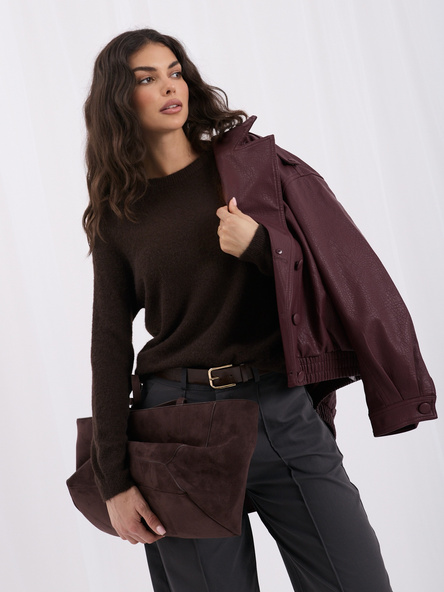Czekoladowy sweter basic z domieszka baby alpaki
