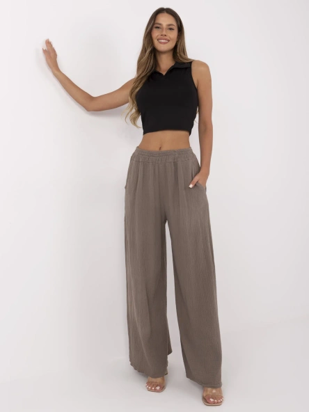 Brązowe muślinowe spodnie z szeroką nogawką