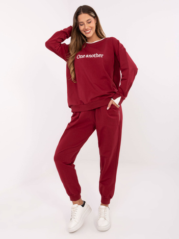 Bordowy dresowy komplet ze spodniami