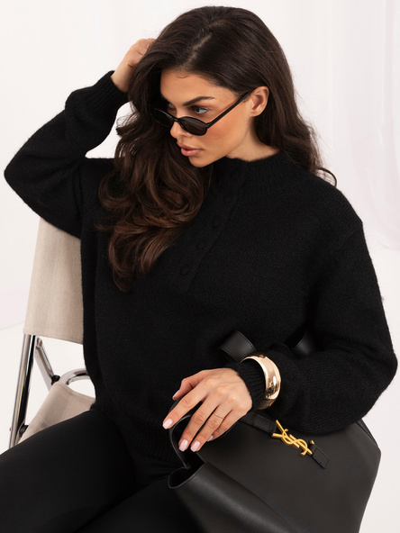 Czarny damski sweter oversize z puszystej dzianiny