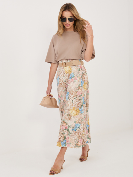 Beżowa rozkloszowana spódnica z paskiem