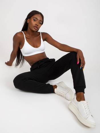 Czarne dresowe spodnie basic z kieszeniami