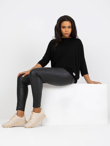 Czarna gładka bluzka plus size z rękawem 3/4