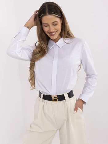 Biała elegancka koszula z długim rękawem