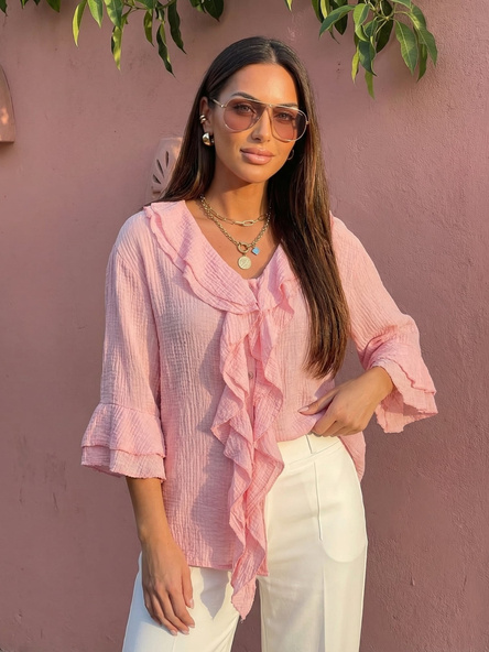 Jasnoróżowa letnia koszula z żabotem