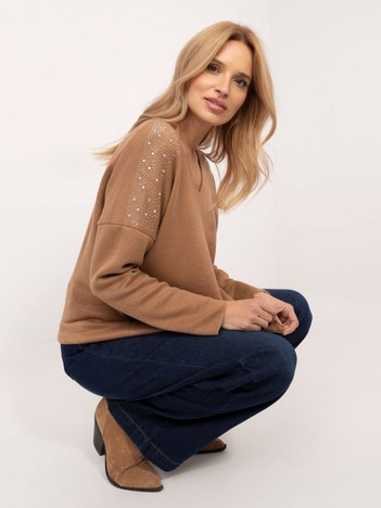 Camelowy damski sweter oversize z dżetami