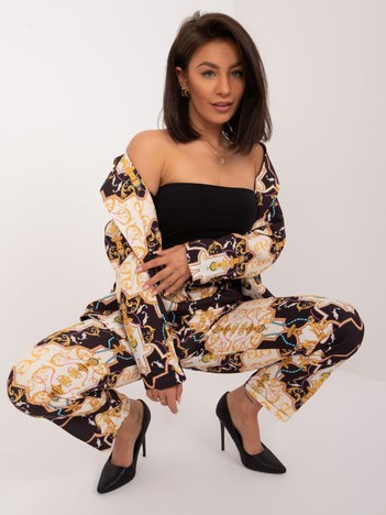 Czarny dwuczęściowy komplet elegancki ze spodniami na guzik