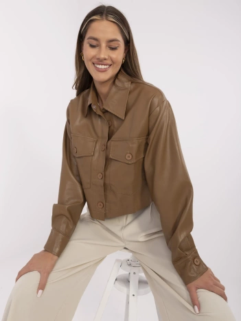 Camelowa kurtka z ekoskóry z kieszeniami