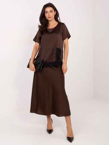 Czekoladowa satynowa bluzka z rozcięciem