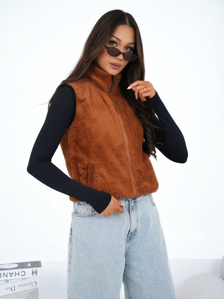 Jasnobrązowa futrzana kamizelka z kieszeniami